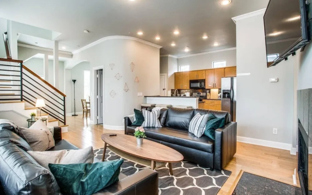 photo 3 of Grand Oak Lawn Town Home