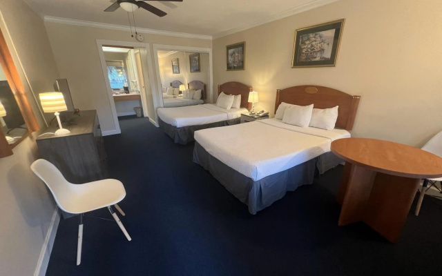 photo 2 of Grand Palms Spa & Golf Resort