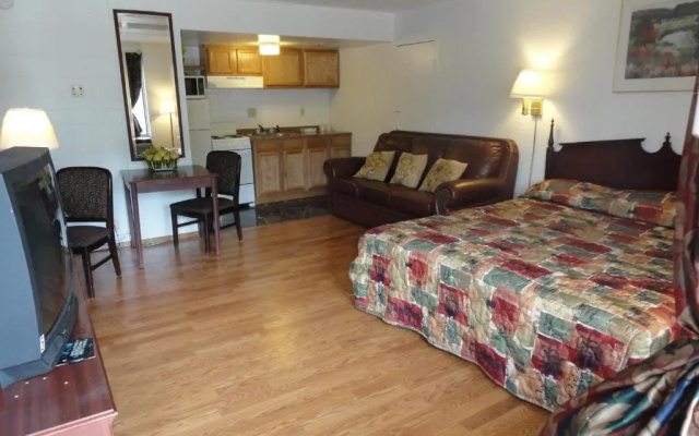 photo 2 of Grand Rapids Inn