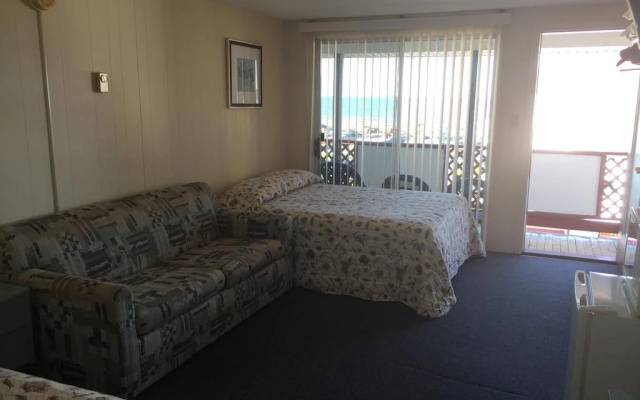 photo 3 of Grand View Motel