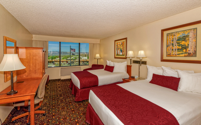 photo 2 of Grand Vista Hotel