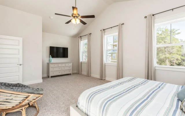 photo 4 of Grande Pointe Home 4 Bedrooms 2.5 Bathrooms Home