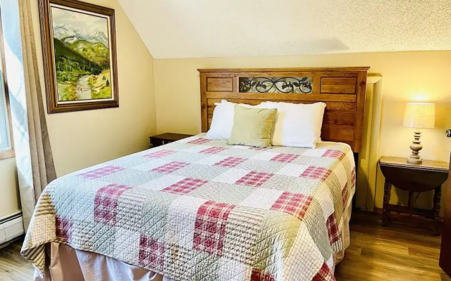 photo 5 of Grandma's Mountain Getaway - 3 Br Home