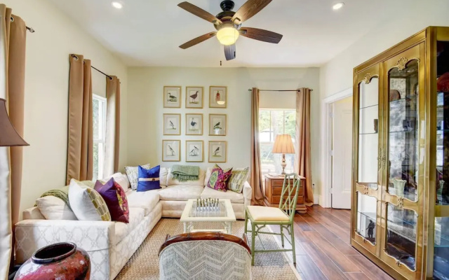 photo 2 of Grandview Heights Vacation Homes – Pink House