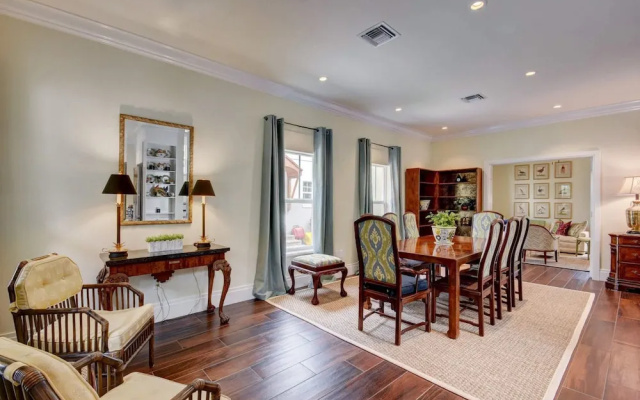 photo 5 of Grandview Heights Vacation Homes – Pink House
