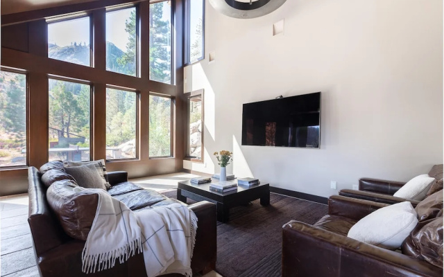 photo 2 of Bronson by AvantStay | Sleeps 17! On the Slopes! Squaw Valley w/Hot Tub&Fire Pit