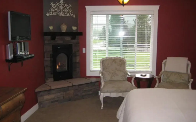 photo 2 of Granite Hills Inn
