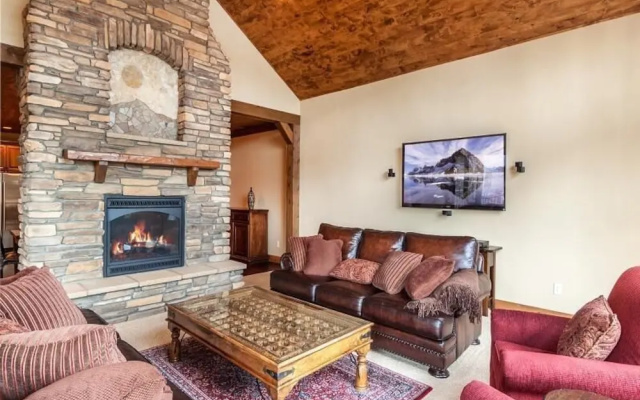 photo 2 of Granite Peaks Villa