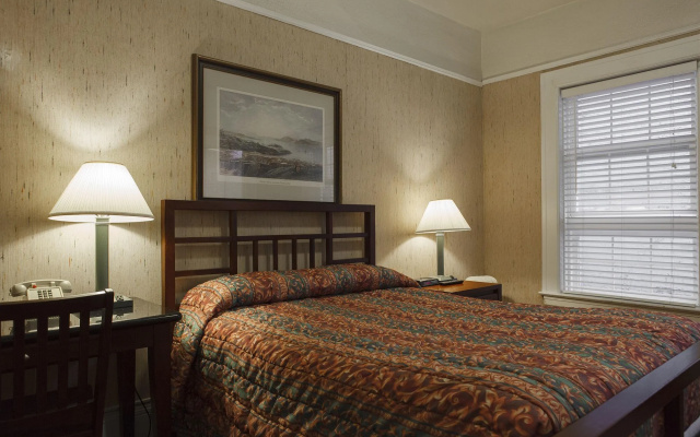 photo 3 of Grant Hotel