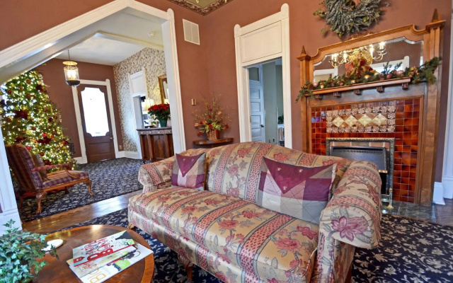 photo 3 of Grant Street Inn