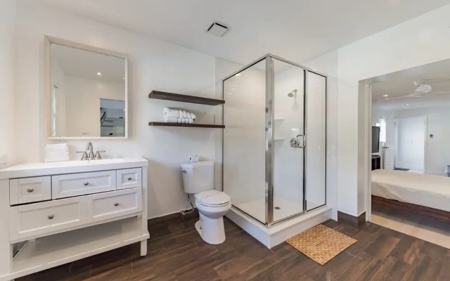 photo 3 of Great for Families & Larger Groups! - Perfect Location, Near FTL Beach With Private Pool by Redawning