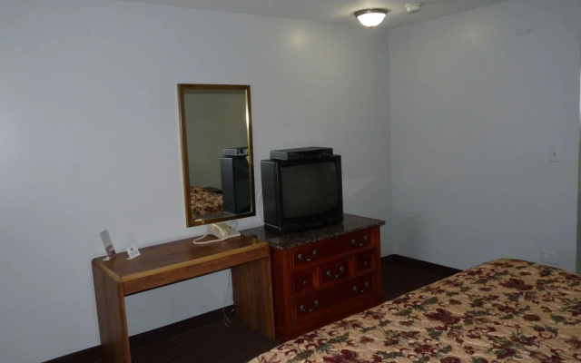photo 2 of Great Lakes Motel