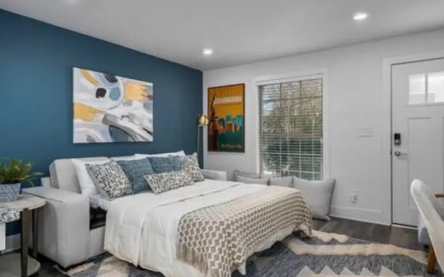 photo 2 of Great Location Close to Golf and Downtown