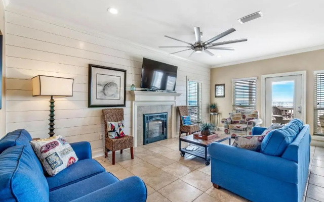 photo 4 of Great Location- Gulf-Front Home w/pool - "Heavenly Sunrise" - Sleeps up to 14.