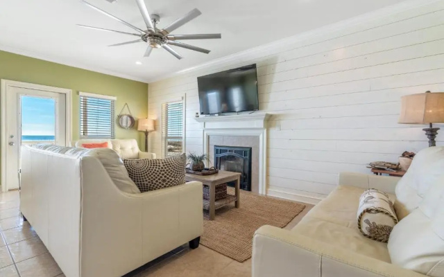 photo 4 of Great Location- Gulf-Front Home w/pool - "Heavenly Sunset" - Sleeps up to 14.