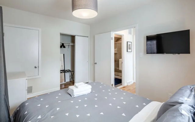photo 2 of Great Location-steps to Rittenhouse 2 BED 1 Bath
