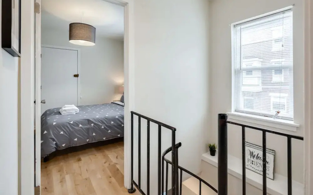 photo 3 of Great Location-steps to Rittenhouse 2 BED 1 Bath