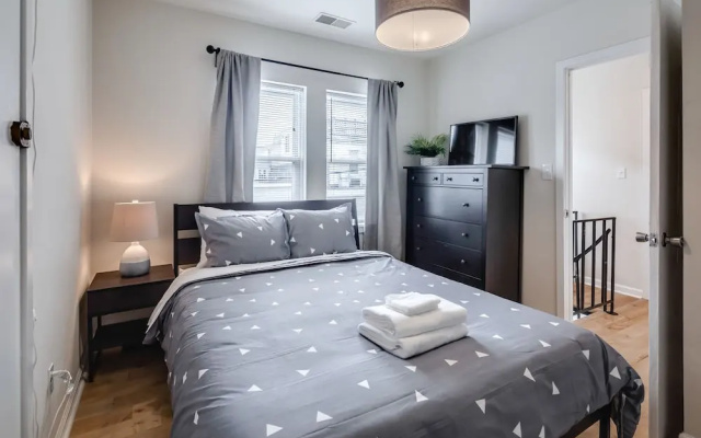 photo 4 of Great Location-steps to Rittenhouse 2 BED 1 Bath