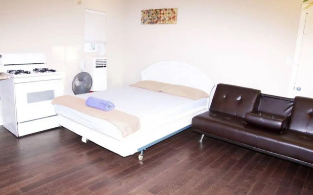 photo 3 of Great Tarzana Guest House