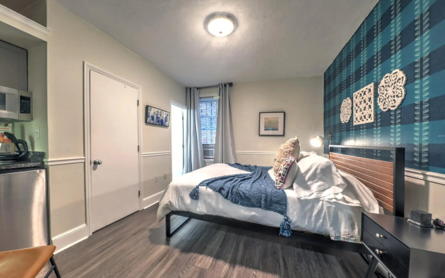 photo 4 of Great Value South End Studio!
