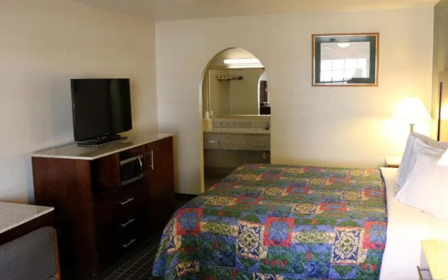 photo 3 of Great Western Inn & Suites
