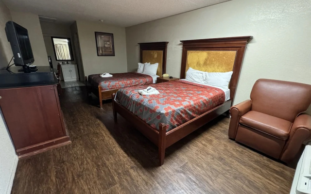 photo 3 of Great Western Inn & Suites