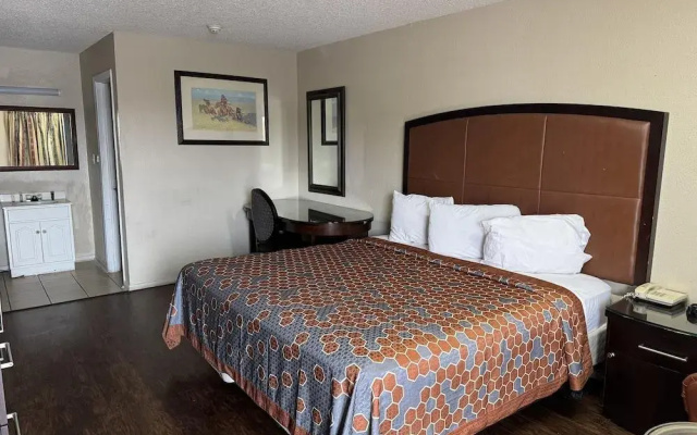 photo 4 of Great Western Inn & Suites