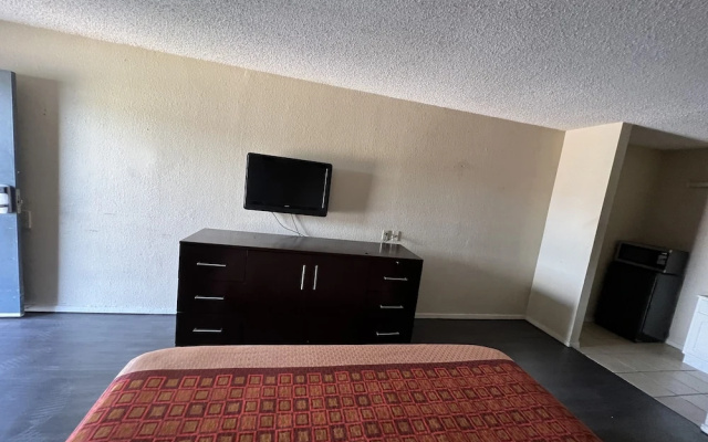 photo 5 of Great Western Inn & Suites