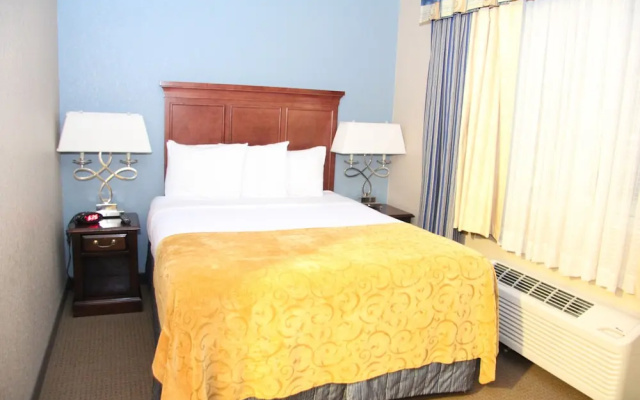 photo 2 of Green Acres Hotel