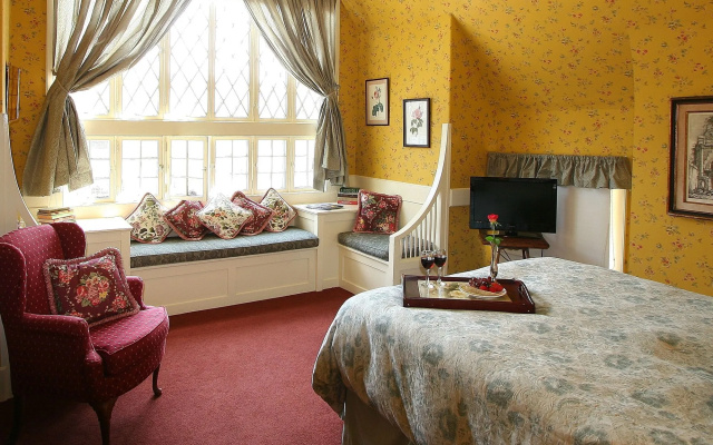 photo 3 of Green Gables Inn, A Four Sisters Inn