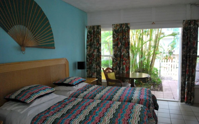 photo 3 of Green Island Inn