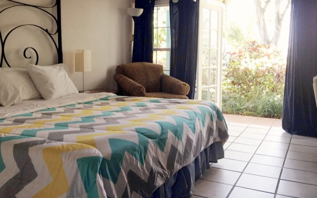 photo 5 of Green Island Inn