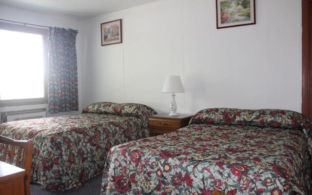 photo 3 of Green Valley Motel