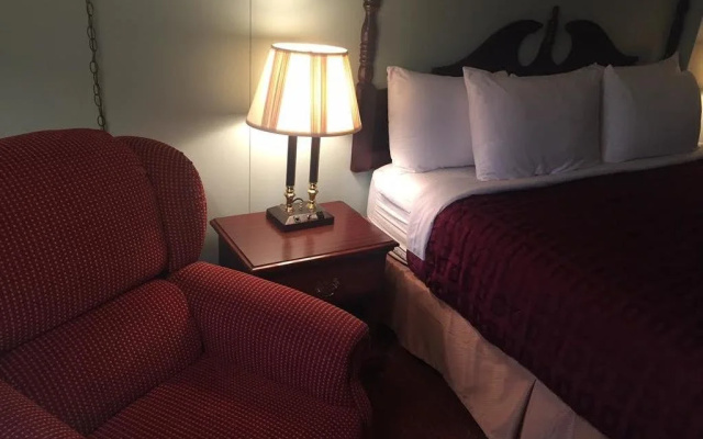 photo 5 of Greenbrier Inn
