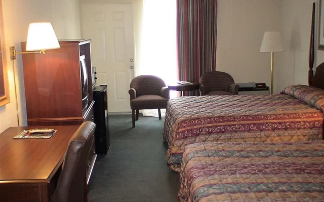 photo 2 of Greenway Inn  Suites
