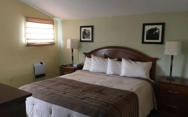 photo 3 of The Grenville Hotel and Restaurant