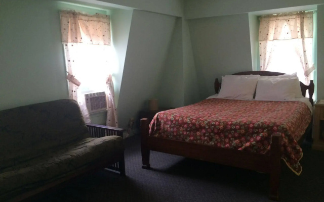 photo 4 of The Grenville Hotel and Restaurant
