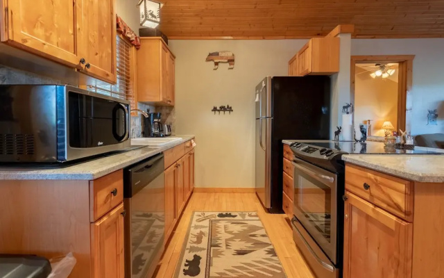photo 4 of Grey Moose Lodge 2 Bedroom Cabin