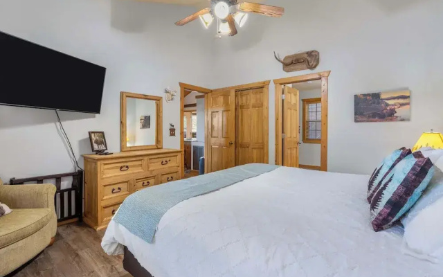photo 2 of Grey Moose Lodge w/ Amenities Access!