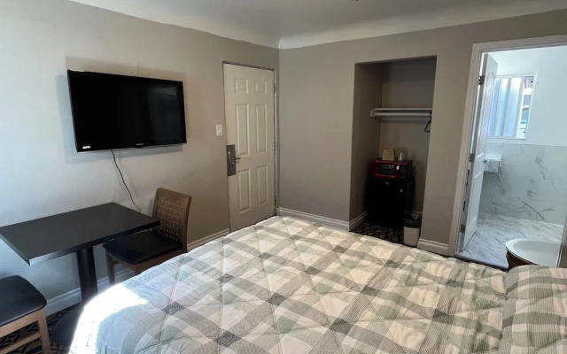 photo 5 of Griffith Park Motel - LA Hollywood Area