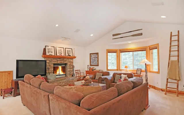 photo 2 of Griggs House - HOT TUB - Close to Tahoe City!