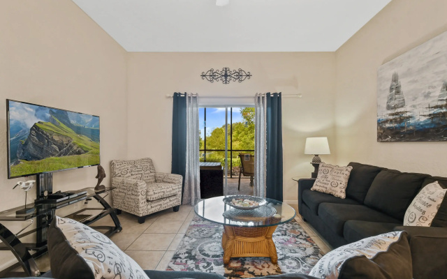 photo 3 of Ground floor unit lake view, best location, Davenport, US