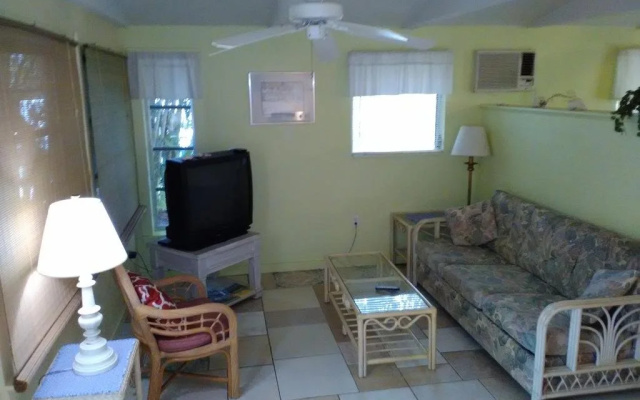 photo 2 of Grove City Motel