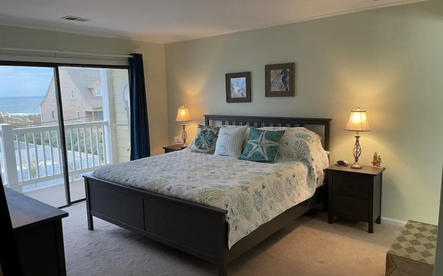 photo 3 of Grove Pointe 201