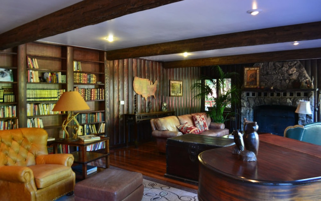 photo 2 of Guerneville Lodge