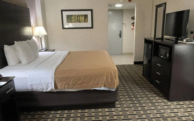 photo 5 of Quality Inn & Suites Cincinnati Downtown Area