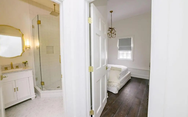 photo 5 of Guesthouse Charleston EAST 42 All