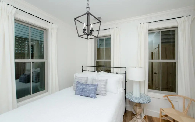 photo 2 of Guesthouse Charleston WEST 242 B and C