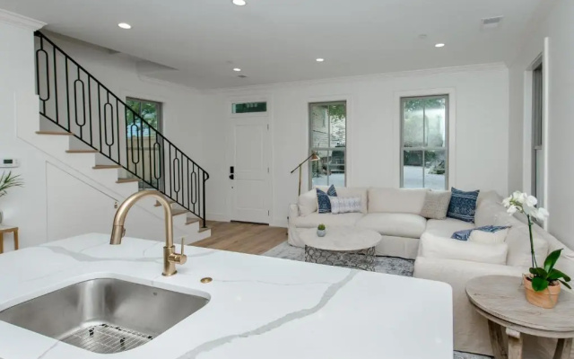 photo 3 of Guesthouse Charleston WEST 242 B and C