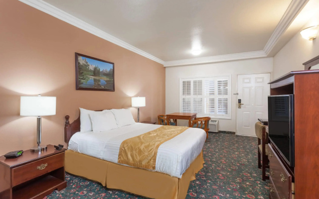 photo 5 of Days Inn & Suites by Wyndham South Gate